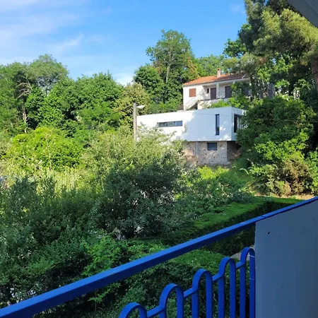 Nauzan De Sur Apartman *